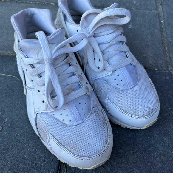 NIKE white huarache sneakers - size 5Y / US6.5 - Picture 6 of 14